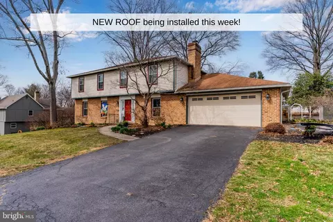503 Kentwood Dr, Mechanicsburg, PA 17050