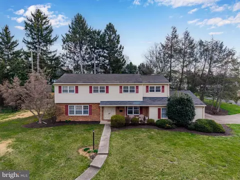 209 Glenside Ln, Camp Hill, PA 17011