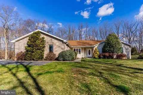 5 Jessica Dr, Carlisle, PA 17015