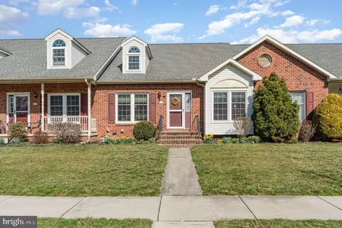 1226 White Birch Ln, Carlisle, PA 17013