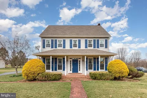 110 E Yellow Breeches Rd, Carlisle, PA 17015