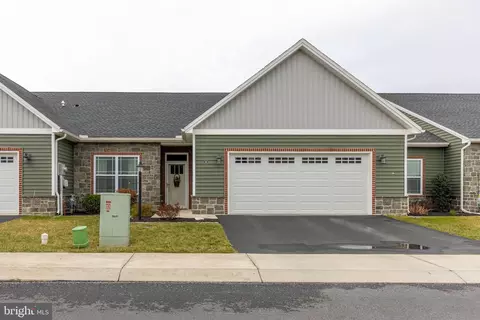103 Cardinal Dr, Shippensburg, PA 17257