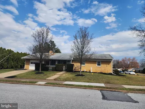 403 James St, Mechanicsburg, PA 17055