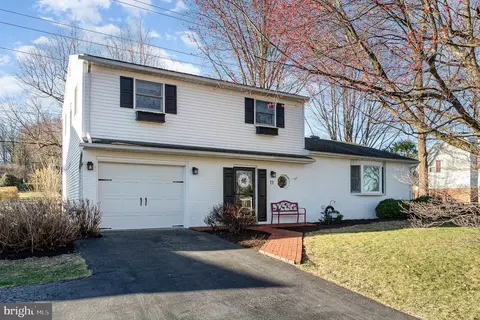 11 Big Horn Ave, Mechanicsburg, PA 17055