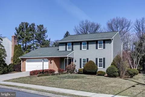 917 Peachtree Dr, Mechanicsburg, PA 17055