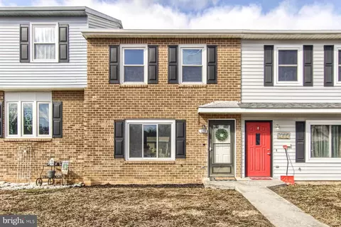 1224 Pheasant Dr S, Carlisle, PA 17013