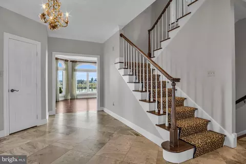 523 Bridgeview Dr, Lemoyne, PA 17043