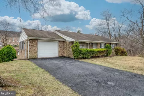 67 Sharon Rd, Enola, PA 17025