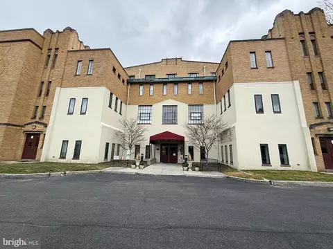 133 W Locust St #C-02, Mechanicsburg, PA 17055