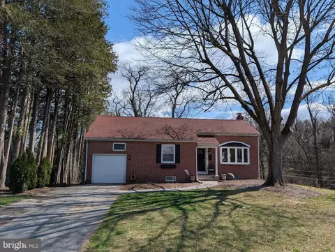 411 Devon Rd, Camp Hill, PA 17011