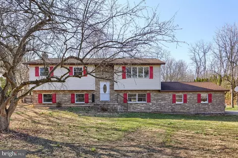 914 C Alexander Spring Rd, Carlisle, PA 17015