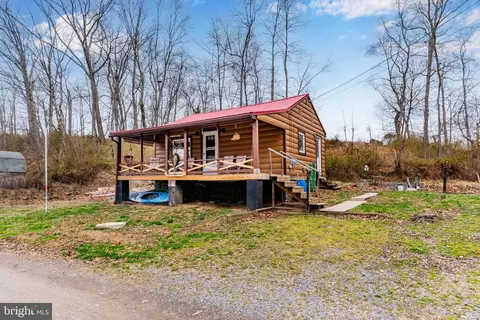 39 Waterside Dr, Carlisle, PA 17015