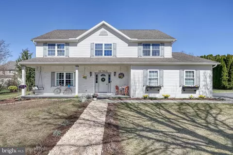 112 Lori Ln, Boiling Springs, PA 17007