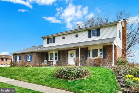 422 Sioux Dr, Mechanicsburg, PA 17050