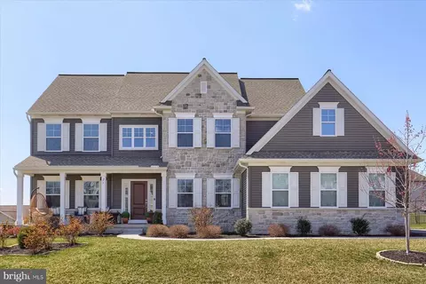 21 Country Side Dr, Carlisle, PA 17013