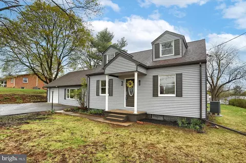 1860 Spring Rd, Carlisle, PA 17013