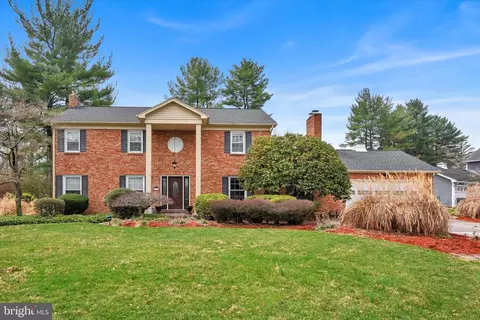 810 Mandy Ln, Camp Hill, PA 17011