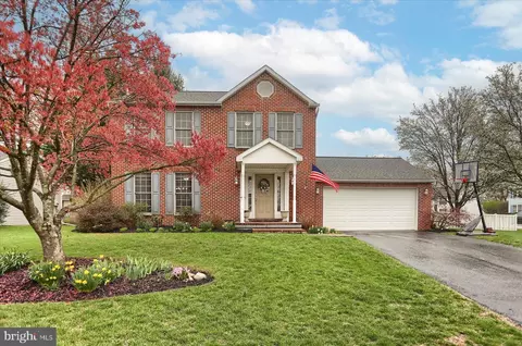 19 Monarch Ln, Mechanicsburg, PA 17050
