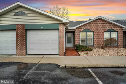 29 Abbey Ct, Carlisle, PA 17015