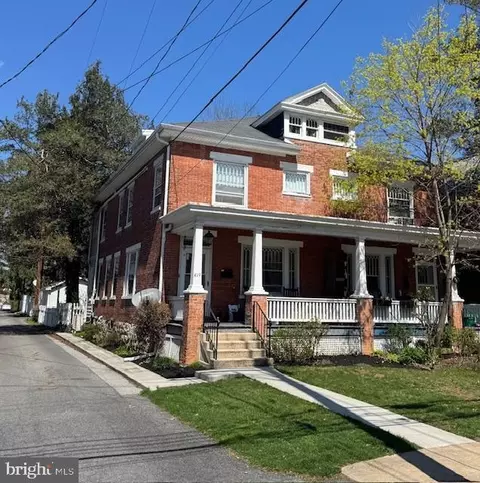 419 W South St, Carlisle, PA 17013