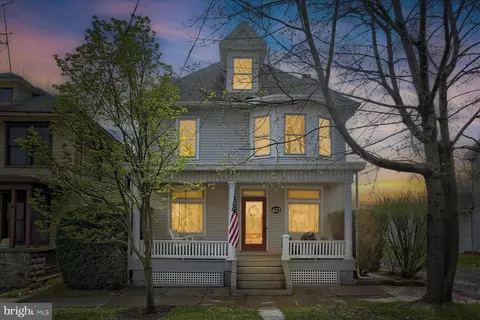 423 W Simpson St, Mechanicsburg, PA 17055