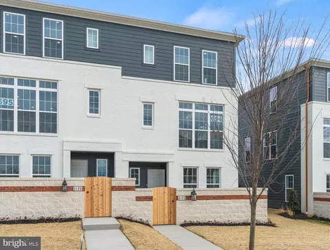 3123 Herr St, Mechanicsburg, PA 17055