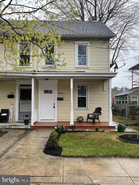 323 N College St, Carlisle, PA 17013