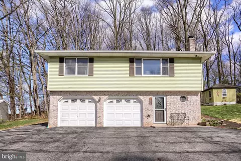 2533 Pheasant Dr, Mechanicsburg, PA 17055