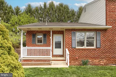 17 Brian Dr, Carlisle, PA 17015