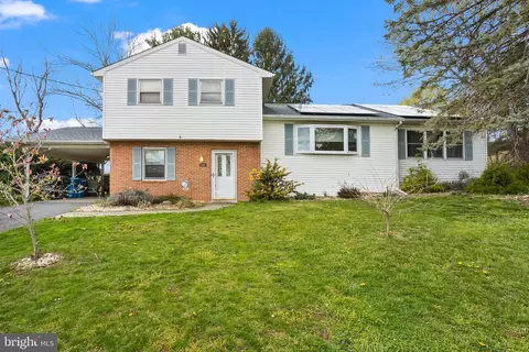 108 Hemlock Ct, Mechanicsburg, PA 17055