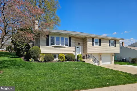 307 Glendale Dr, Camp Hill, PA 17011