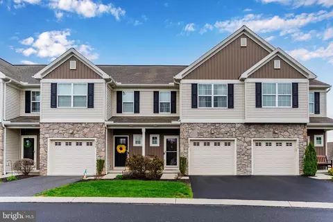 1758 Fairbank Ln, Mechanicsburg, PA 17055