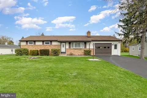 4 Park Rd, Mechanicsburg, PA 17050