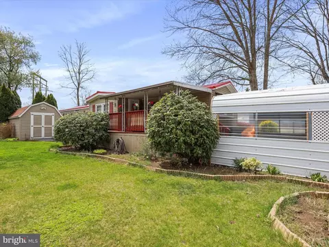 26 Shippensburg Mobile Est, Shippensburg, PA 17257
