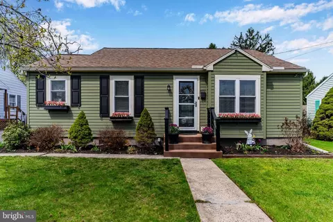 359 E St, Carlisle, PA 17013