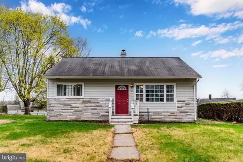 102 Cumberland Dr, Camp Hill, PA 17011
