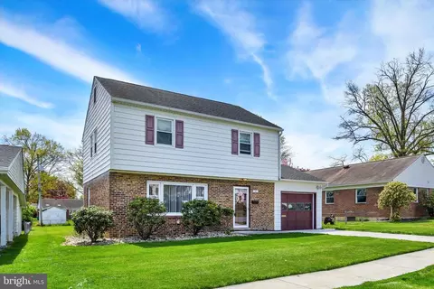 35 Country Club Pl W, Camp Hill, PA 17011