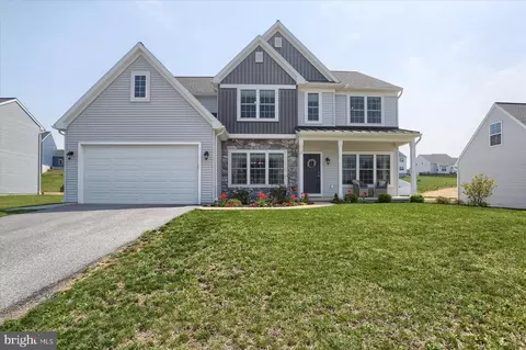 112 Blue Mountain Blvd, Carlisle, PA 17013