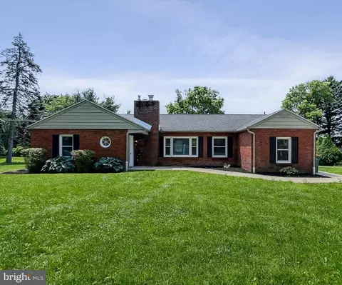 4451 Motter Ln, Camp Hill, PA 17011