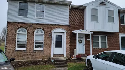 2227 S Aspen Dr, Mechanicsburg, PA 17055