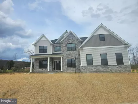 5910 Belton Ct, Enola, PA 17025