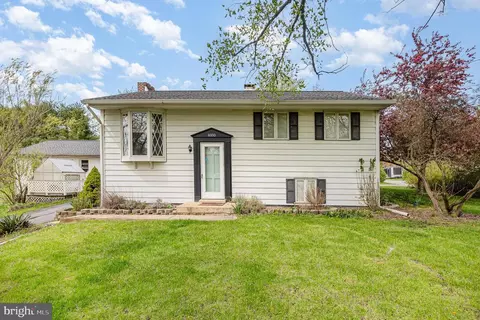 6000 Michaele Dr, Enola, PA 17025
