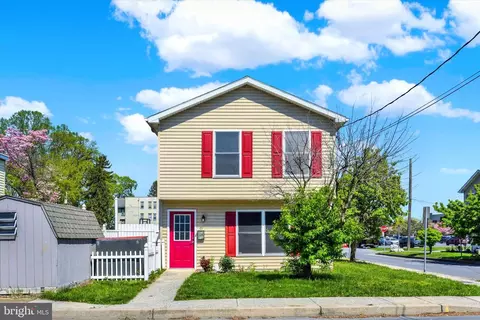19 S Chestnut St, Mechanicsburg, PA 17055