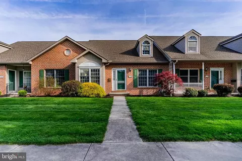 1347 Georgetown Cir, Carlisle, PA 17013