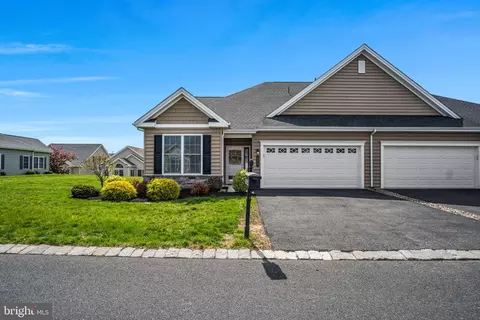 323 Valor Dr, Mechanicsburg, PA 17050