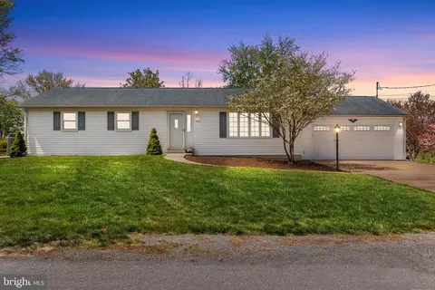 1920 Sterretts Gap Ave, Carlisle, PA 17013