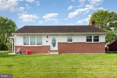 138 Brookwood Dr, Carlisle, PA 17013