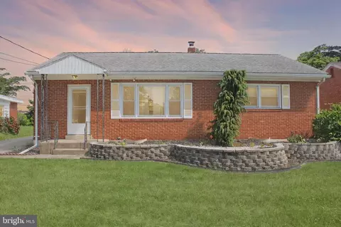 2900 Morningside Dr, Camp Hill, PA 17011