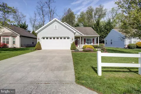 18 Lantern Ln, Shippensburg, PA 17257