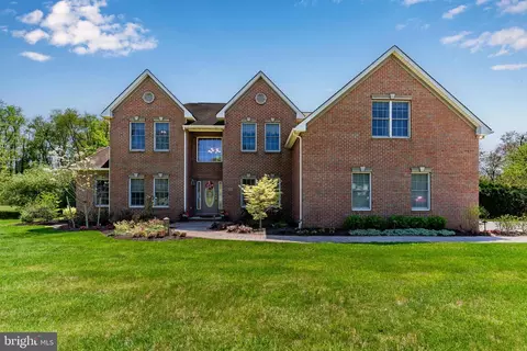 5005 Greenwood Cir, Enola, PA 17025